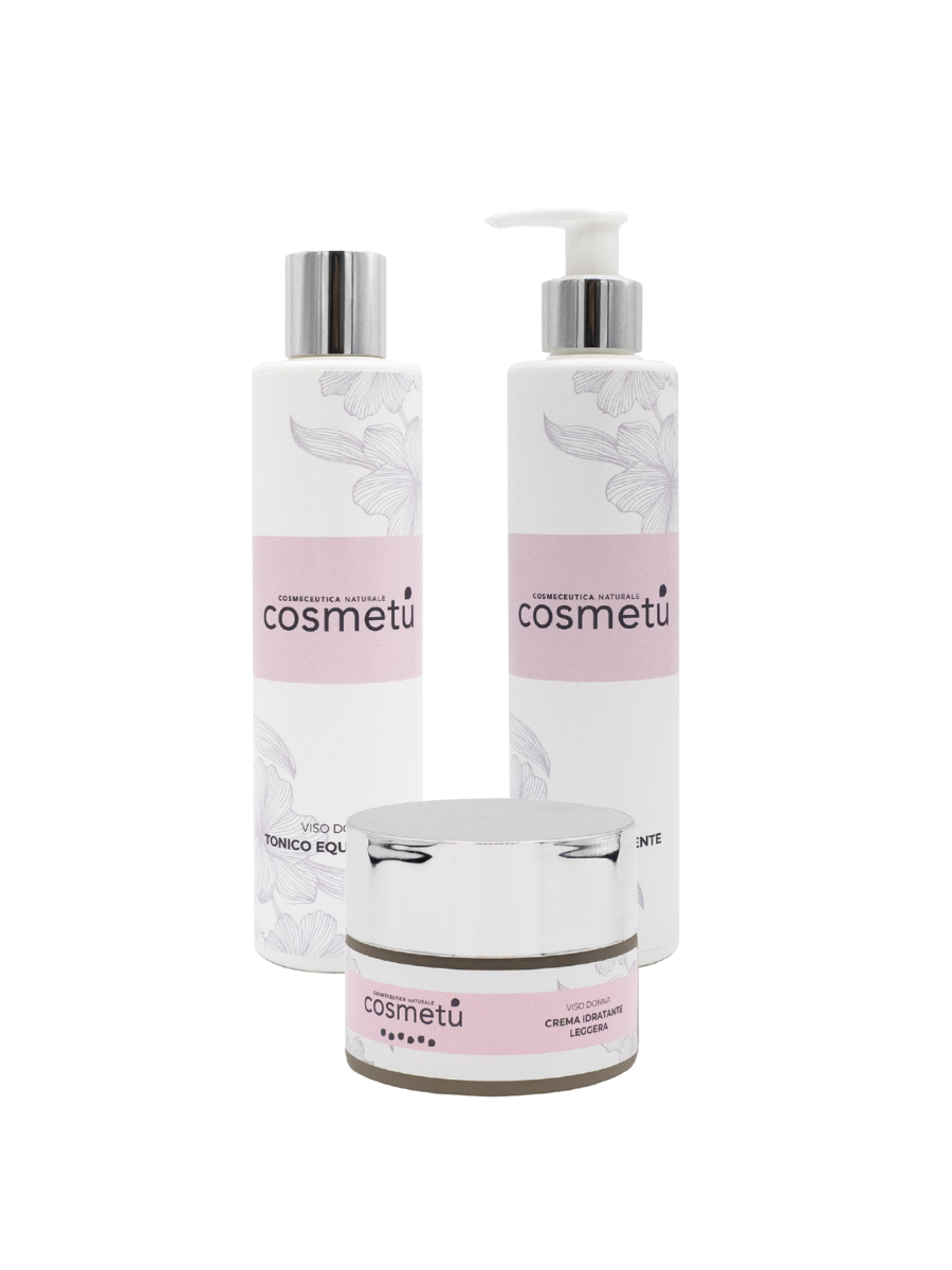 Linea viso Cosmetu con detergente, tonico e crema idratante in primo piano
